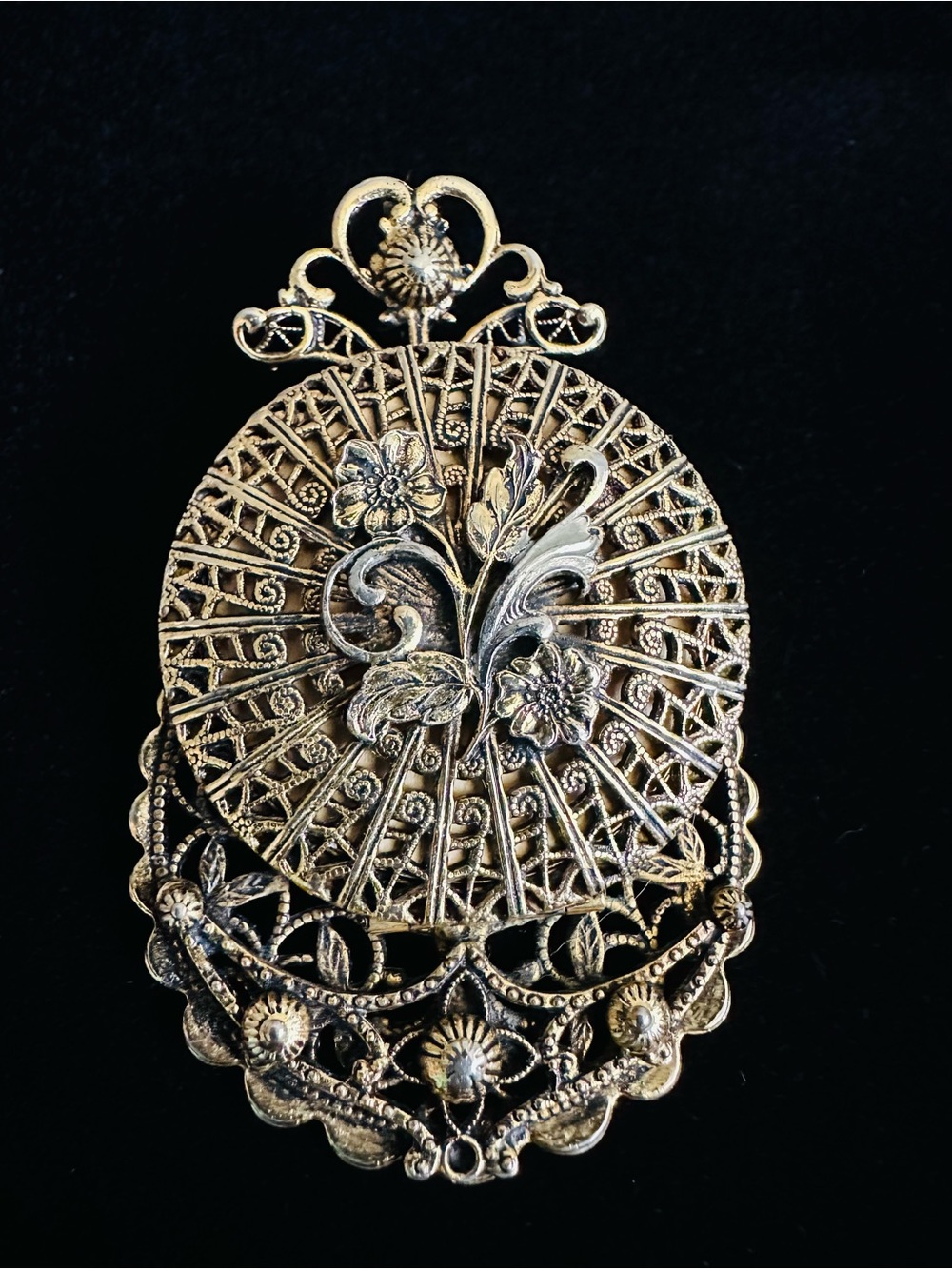 Victorian Ornate Gold-Tone Filigree Pendant and Locket Brooch Vintage.